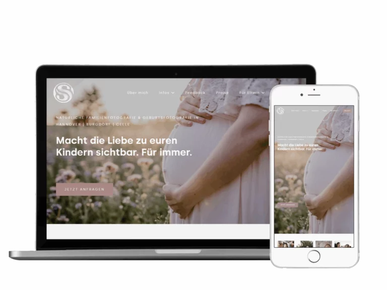 A laptop and smartphone display a website featuring a close-up photo of a pregnant woman’s belly being gently held, with German text about family and maternity photography services.